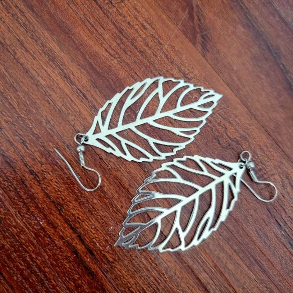 Leaf earrings